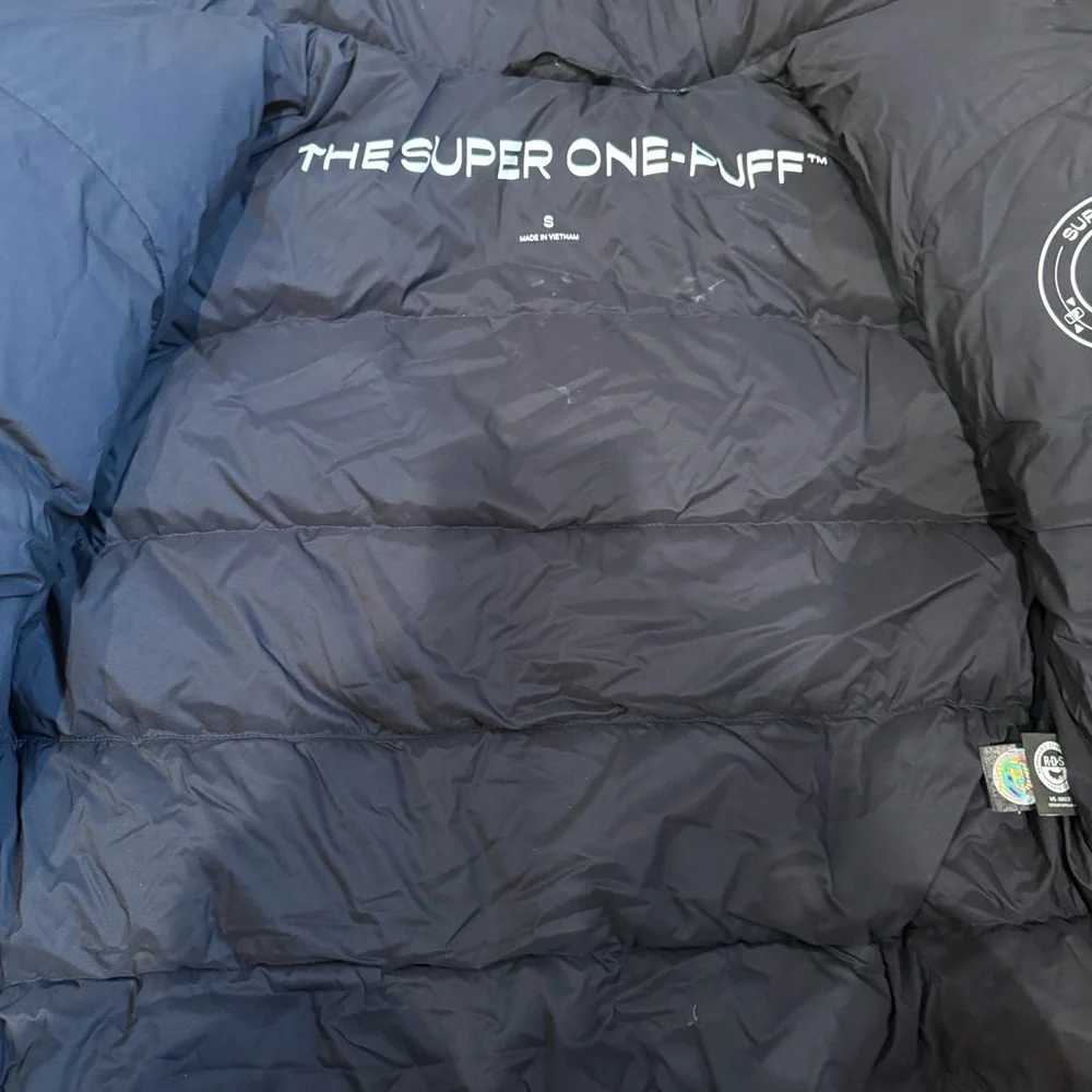 Aritzia Black SuperPuff Jacket - Picture 6 of 7